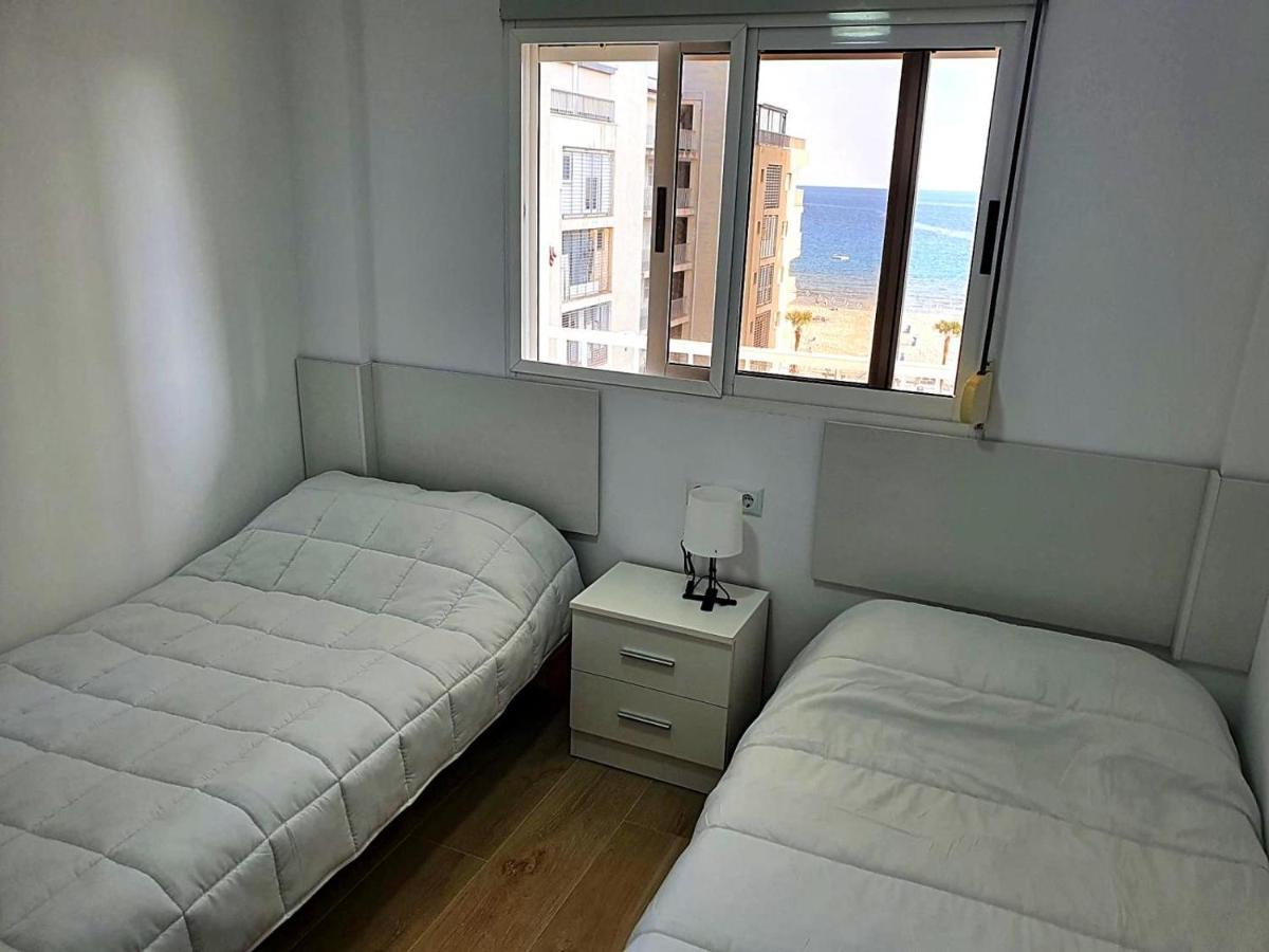 First Line Apartment With 3 Bedrooms And Seaviews เบนิดอร์ม ภายนอก รูปภาพ